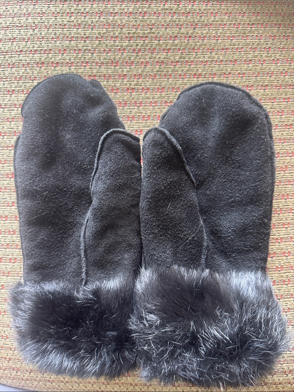 Source Unknown Black Faux Fur Cuff Mittens